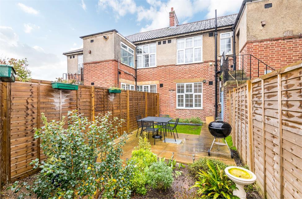 2 Bedroom House SE23 1NL Brockley Rise Pickwick Estates