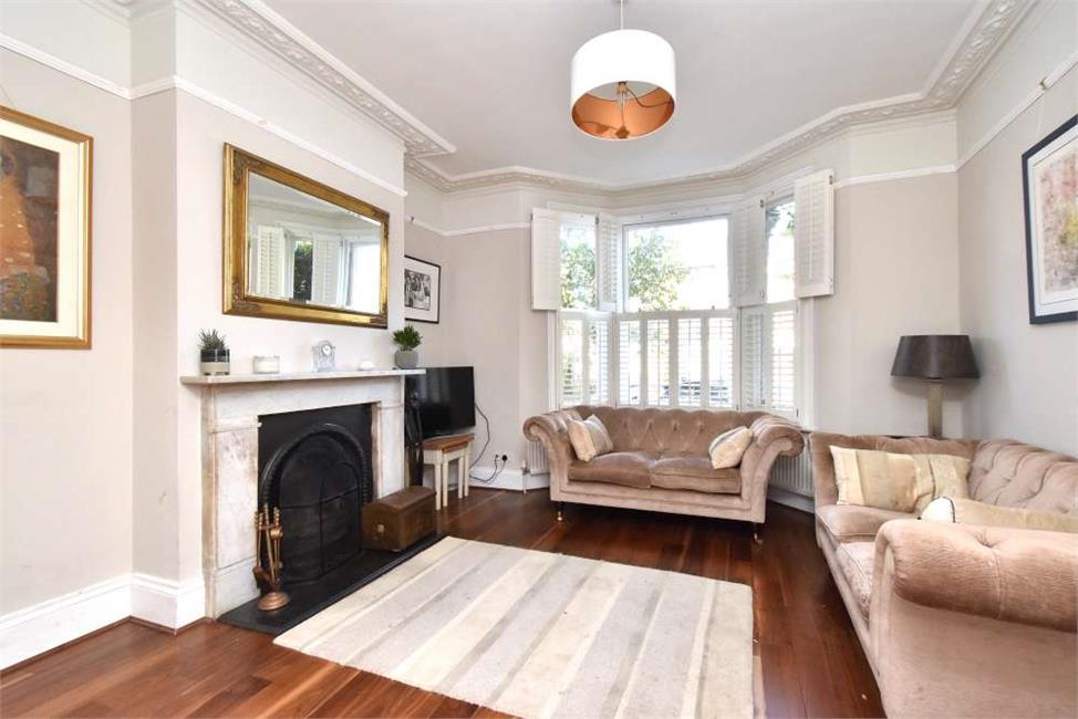 5 Bedroom House SE5 8NG Gairloch Road Pickwick Estates