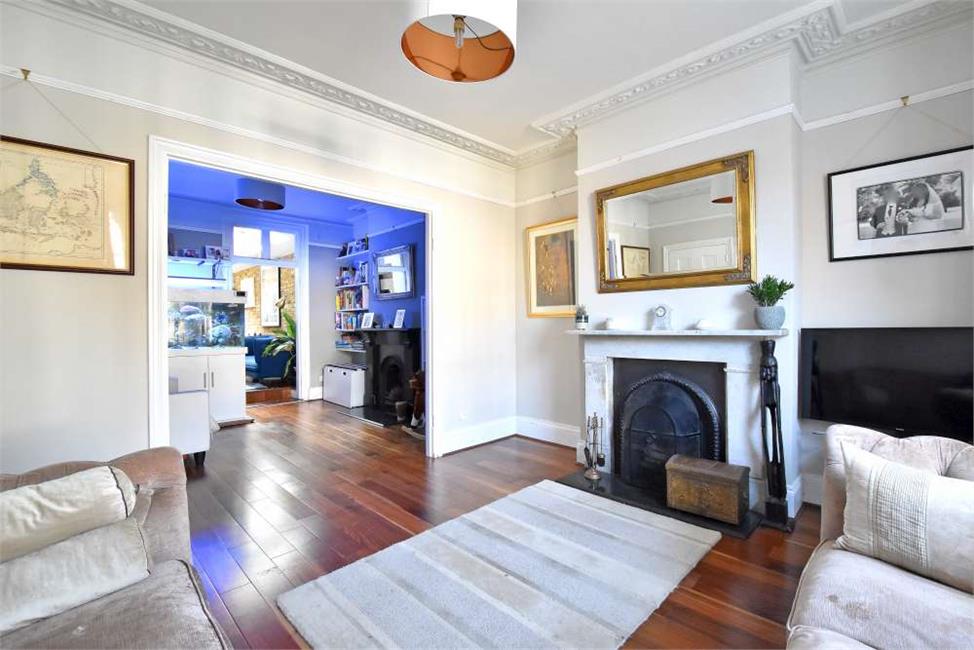 5 Bedroom House SE5 8NG Gairloch Road Pickwick Estates