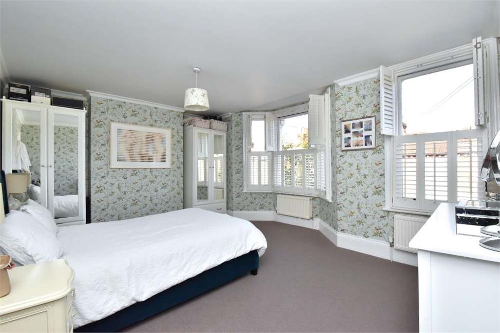 5 Bedroom House SE5 8NG Gairloch Road Pickwick Estates