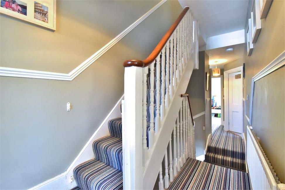 5 Bedroom House SE5 8NG Gairloch Road Pickwick Estates