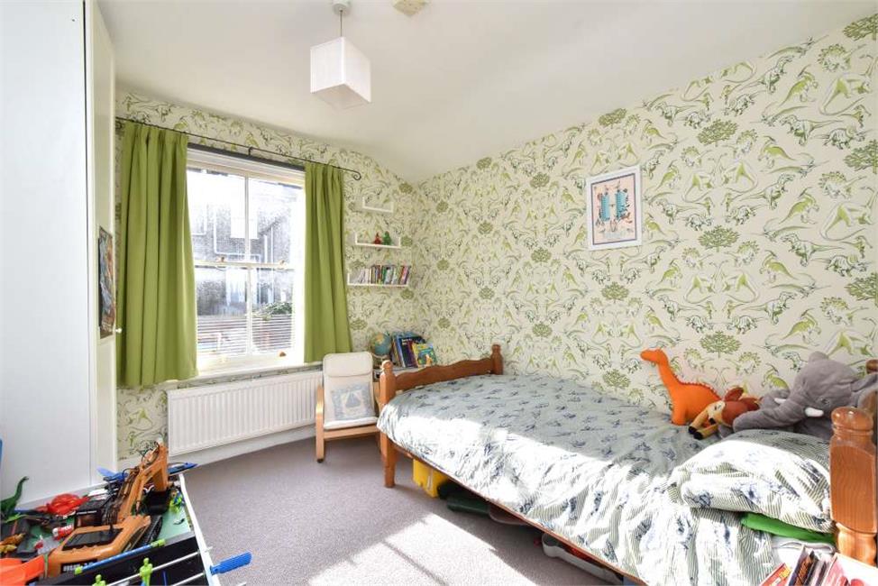 5 Bedroom House SE5 8NG Gairloch Road Pickwick Estates