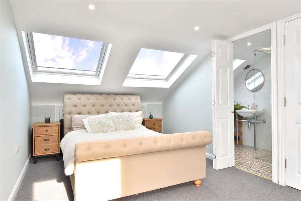 5 Bedroom House SE5 8NG Gairloch Road Pickwick Estates