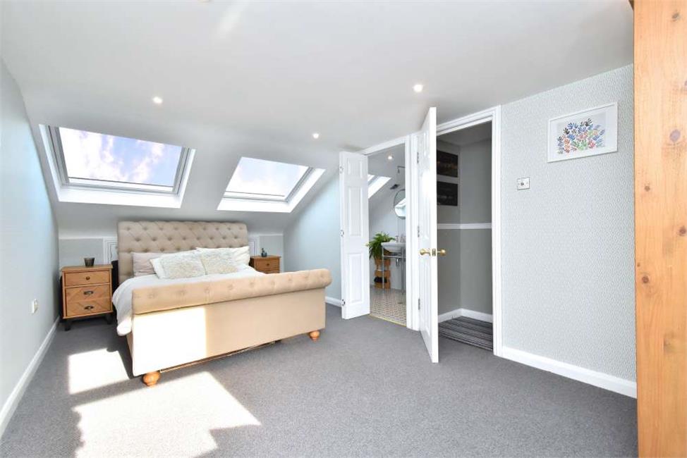 5 Bedroom House SE5 8NG Gairloch Road Pickwick Estates