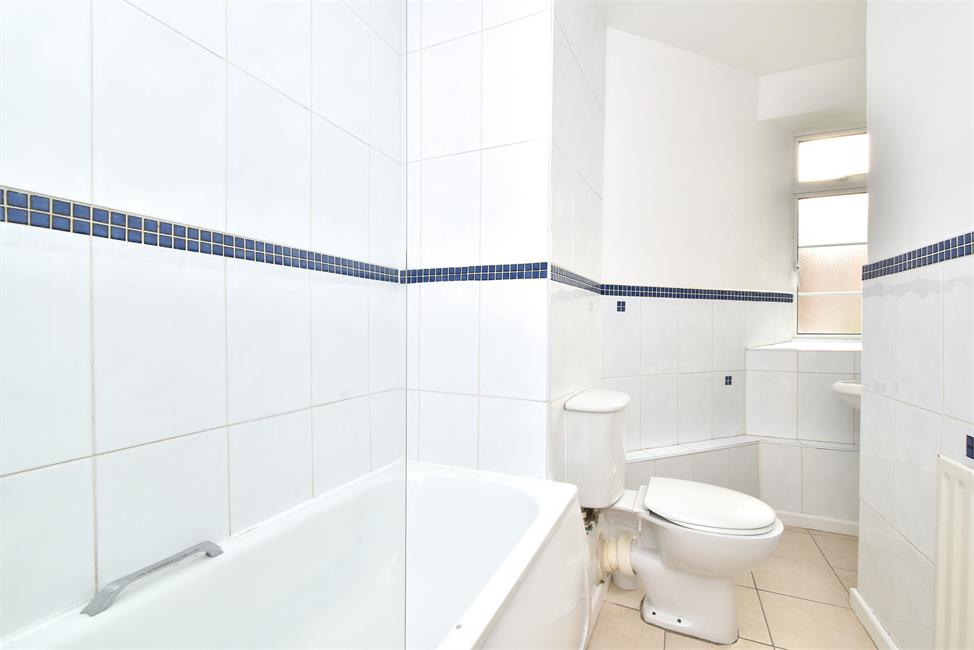 1 Bedroom Flat SE10 8AT Dartmouth Court Pickwick Estates