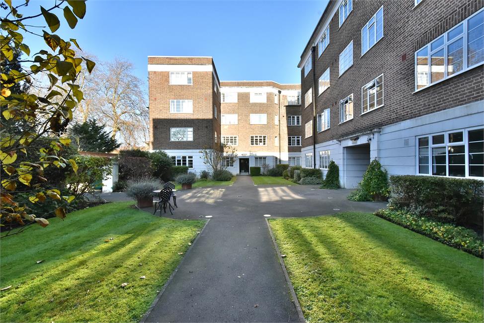 1 Bedroom Flat SE10 8AT Dartmouth Court Pickwick Estates