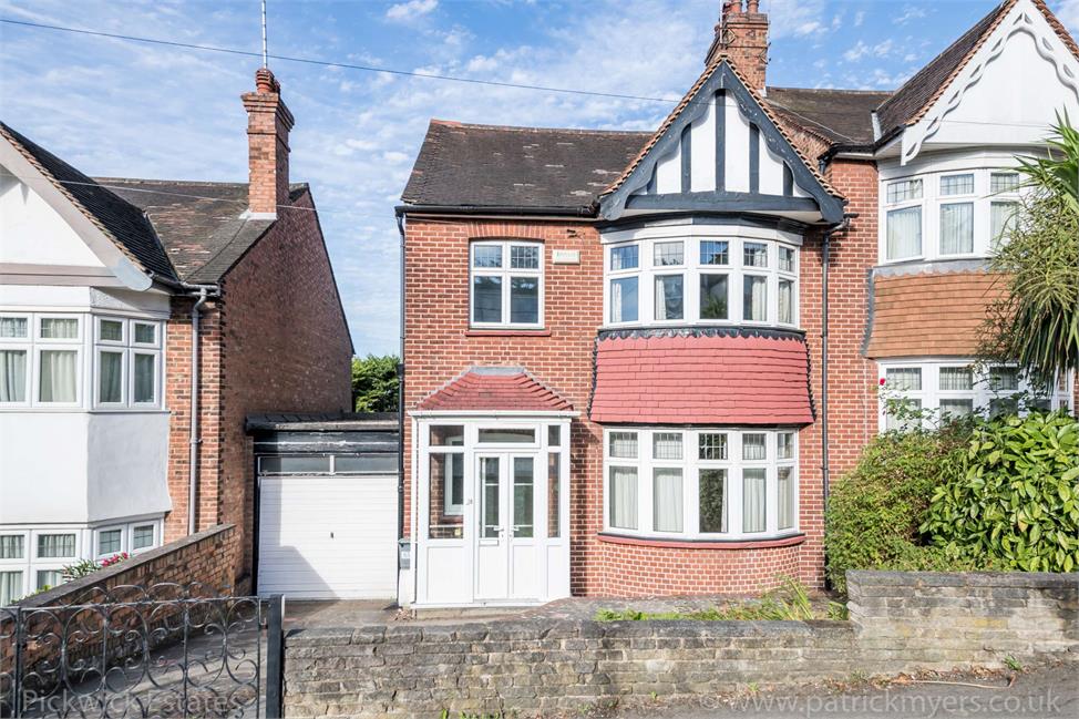 4 Bedroom House SE23 3AG Canonbie Road Pickwick Estates