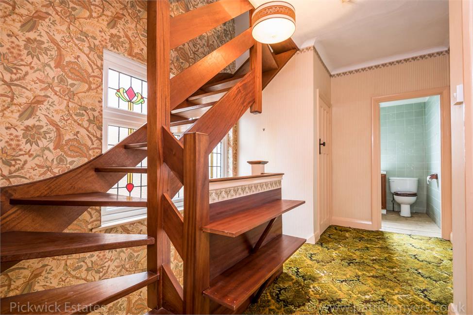 4 Bedroom House SE23 3AG Canonbie Road Pickwick Estates