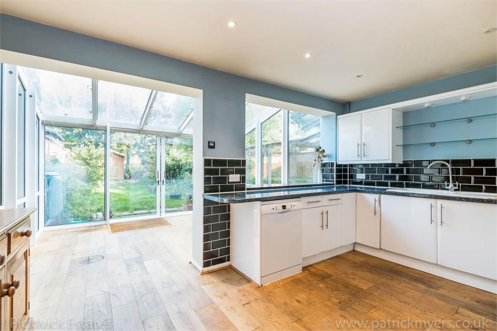 4 Bedroom House SE23 3TF Dunoon Road Pickwick Estates