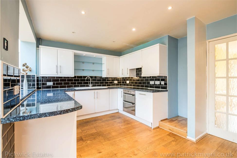 4 Bedroom House SE23 3TF Dunoon Road Pickwick Estates