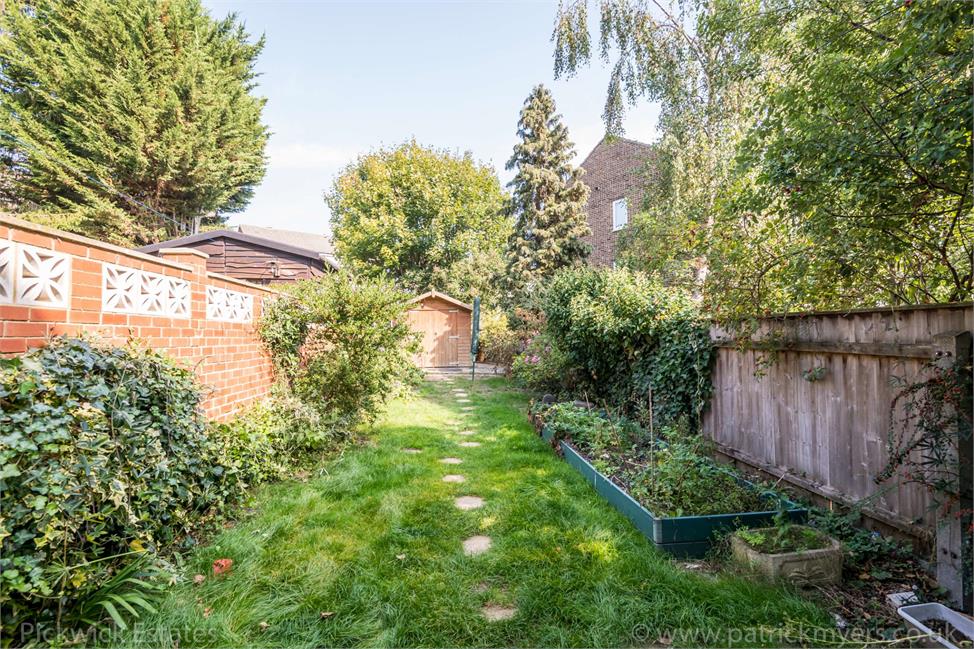 4 Bedroom House SE23 3TF Dunoon Road Pickwick Estates