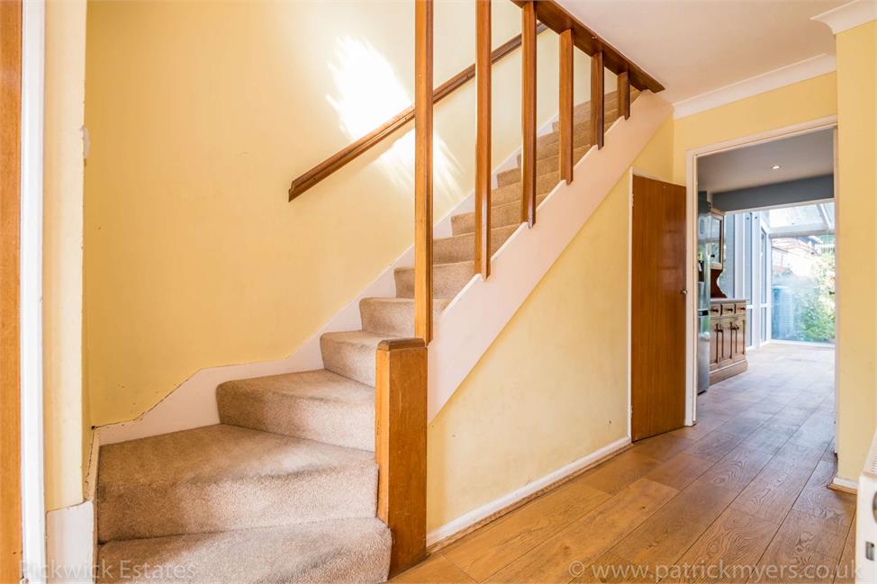 4 Bedroom House SE23 3TF Dunoon Road Pickwick Estates