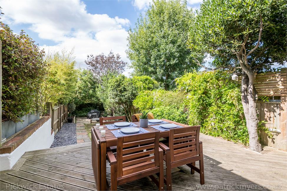 3 Bedroom Flat SE22 0RX Marmora Road Pickwick Estates