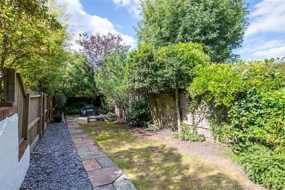 3 Bedroom Flat SE22 0RX Marmora Road Pickwick Estates