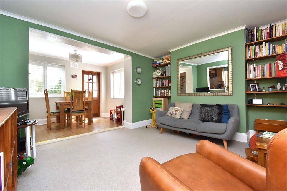 2 Bedroom Flat SE26 4EQ Sydenham Park Pickwick Estates