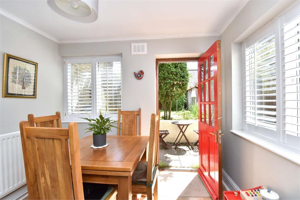 2 Bedroom Flat SE26 4EQ Sydenham Park Pickwick Estates