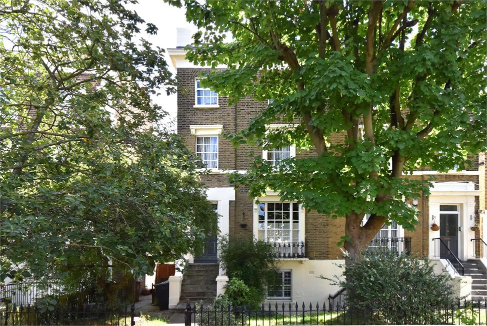 2 Bedroom Flat SE26 4EQ Sydenham Park Pickwick Estates