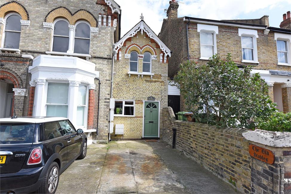 1 Bedroom House SE22 0BD 219 Friern Road Pickwick Estates