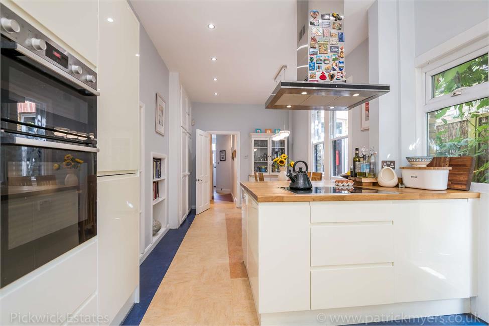 5 Bedroom House SE23 3TD Dunoon Road Pickwick Estates