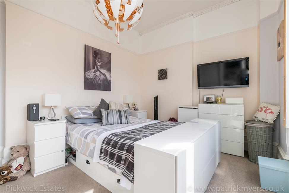 2 Bedroom Flat SE23 3SL Honor Oak Road Pickwick Estates