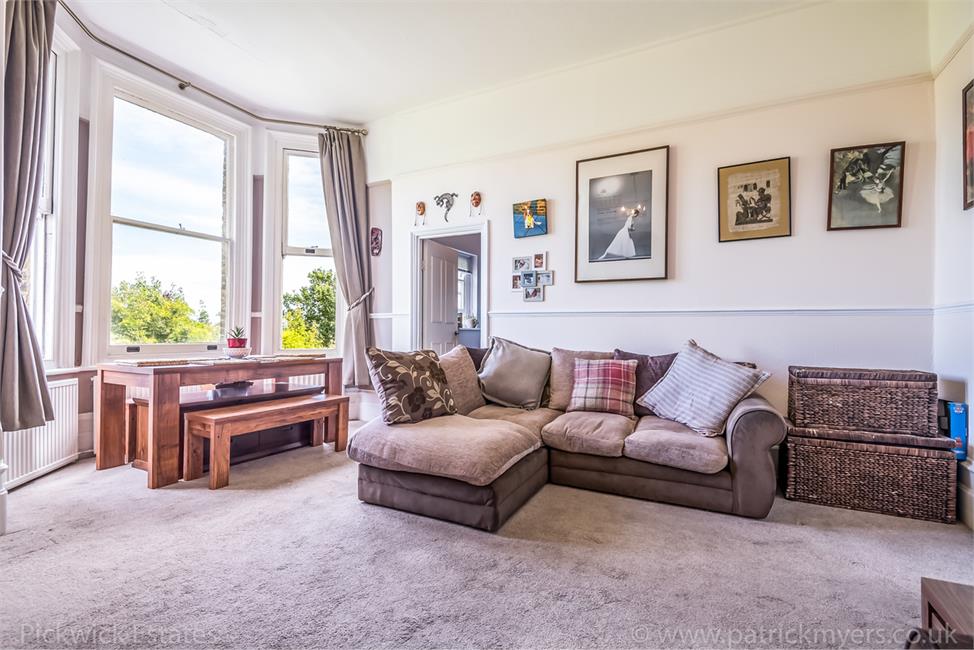 2 Bedroom Flat SE23 3SL Honor Oak Road Pickwick Estates