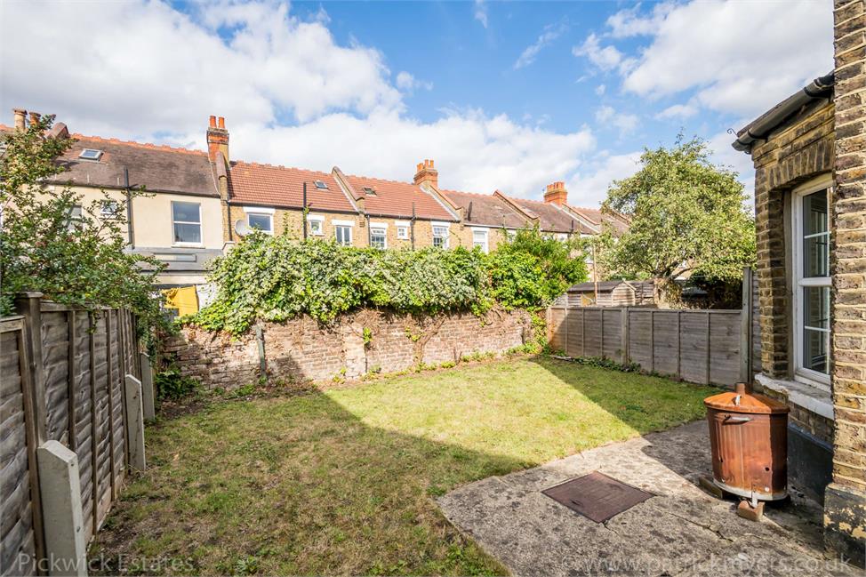 2 Bedroom Flat SE23 1DY Honor Oak Park Pickwick Estates