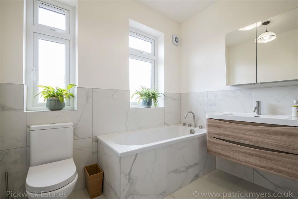 4 Bedroom House SE23 1PD Maclean Road Pickwick Estates