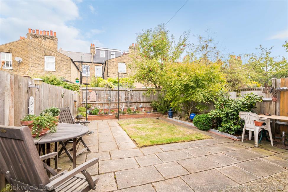 4 Bedroom House SE23 1DJ Agnew Road Pickwick Estates