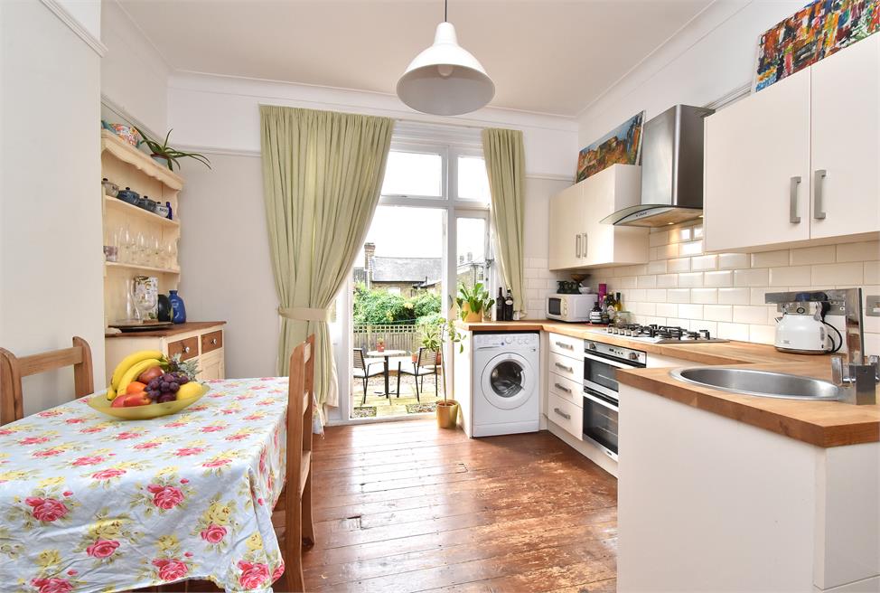 1 Bedroom Flat SE23 3RL Benson Road Pickwick Estates