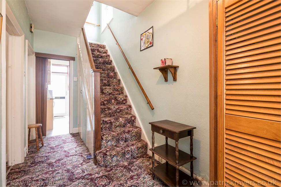 3 Bedroom House SE4 1SL Bexhill Road Pickwick Estates