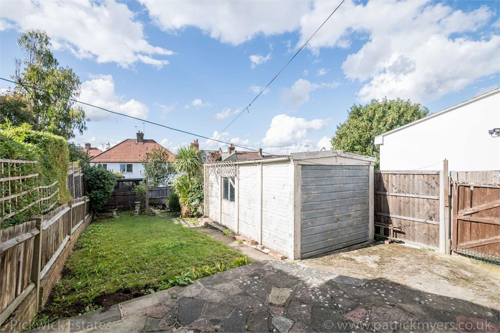 3 Bedroom House SE4 1SL Bexhill Road Pickwick Estates