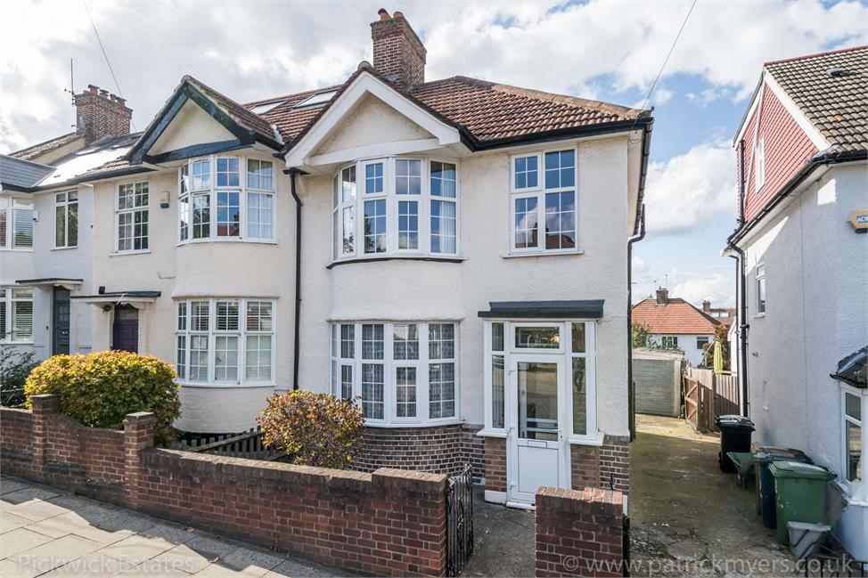 3 Bedroom House SE4 1SL Bexhill Road Pickwick Estates
