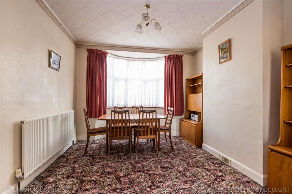 3 Bedroom House SE4 1SL Bexhill Road Pickwick Estates
