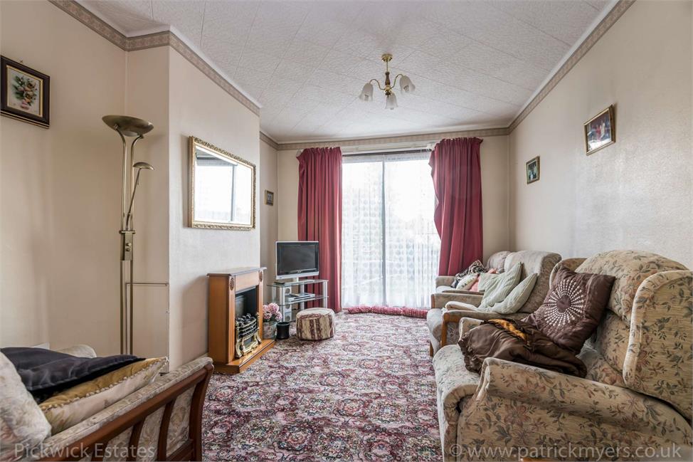 3 Bedroom House SE4 1SL Bexhill Road Pickwick Estates