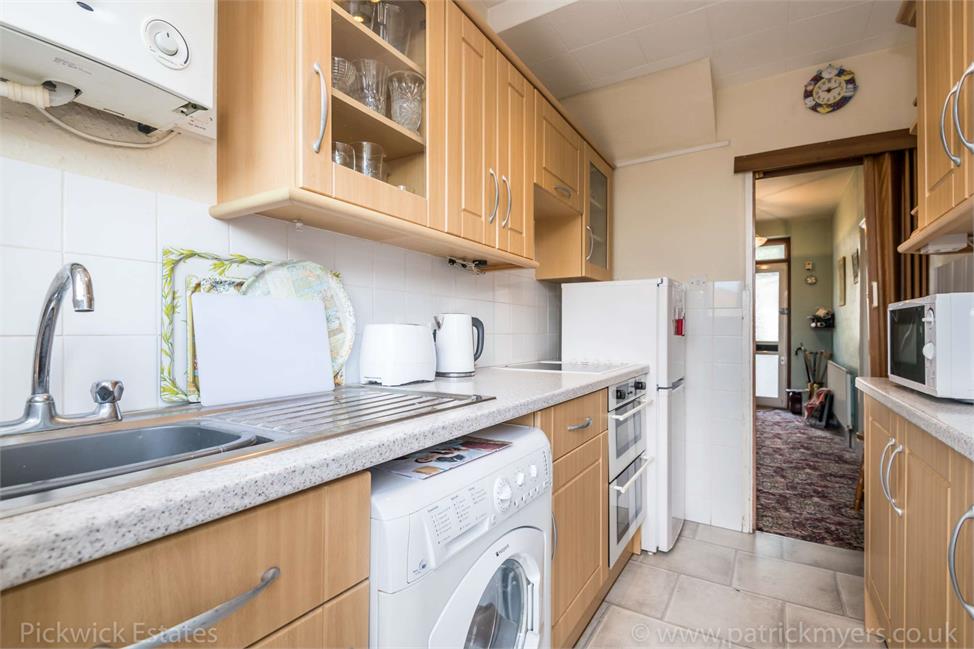 3 Bedroom House SE4 1SL Bexhill Road Pickwick Estates