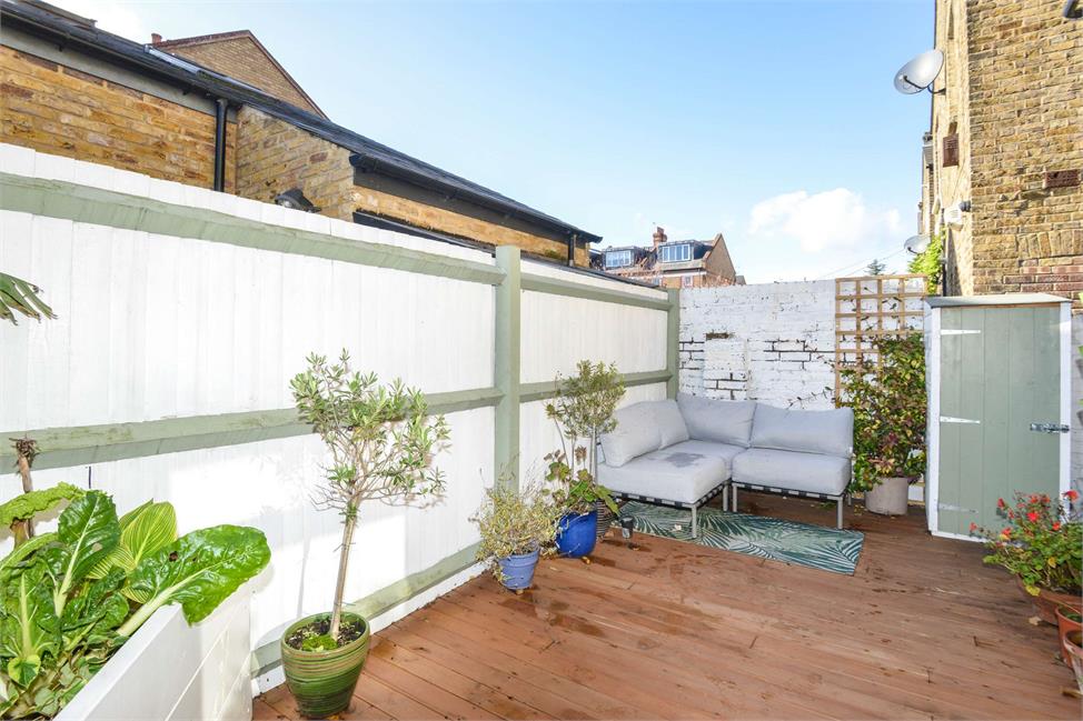 2 Bedroom Flat SE23 1DZ Honor Oak Park Pickwick Estates