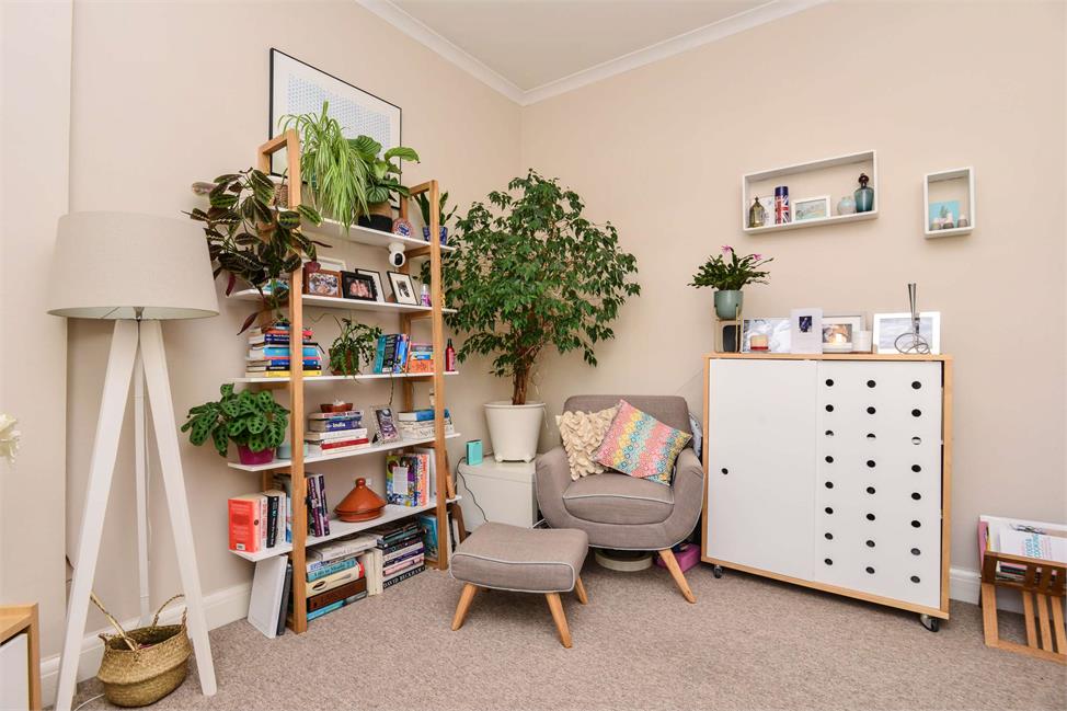 2 Bedroom Flat SE23 1DZ Honor Oak Park Pickwick Estates