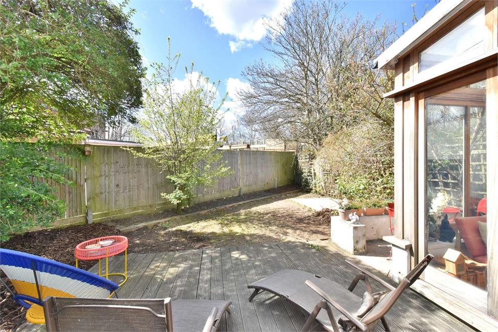 3 Bedroom House SE14 6RH Millmark Grove Pickwick Estates
