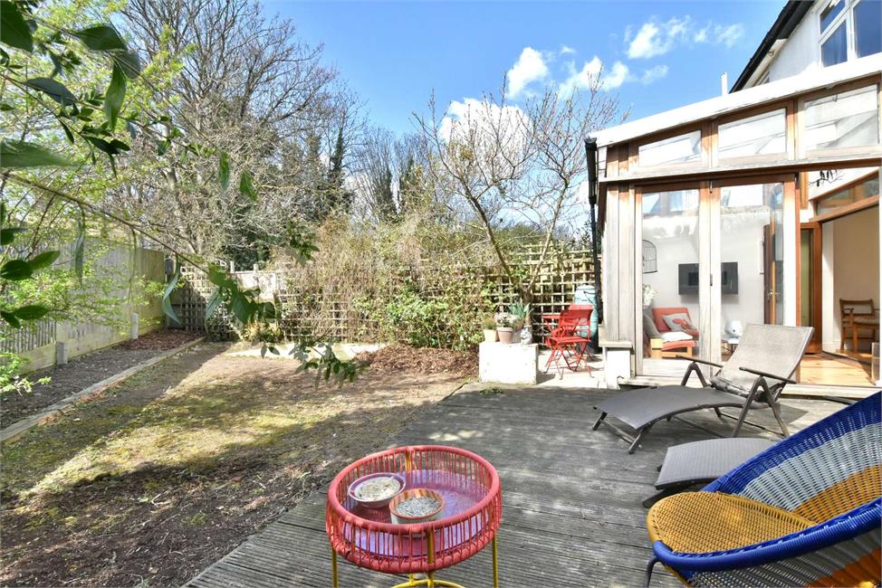 3 Bedroom House SE14 6RH Millmark Grove Pickwick Estates