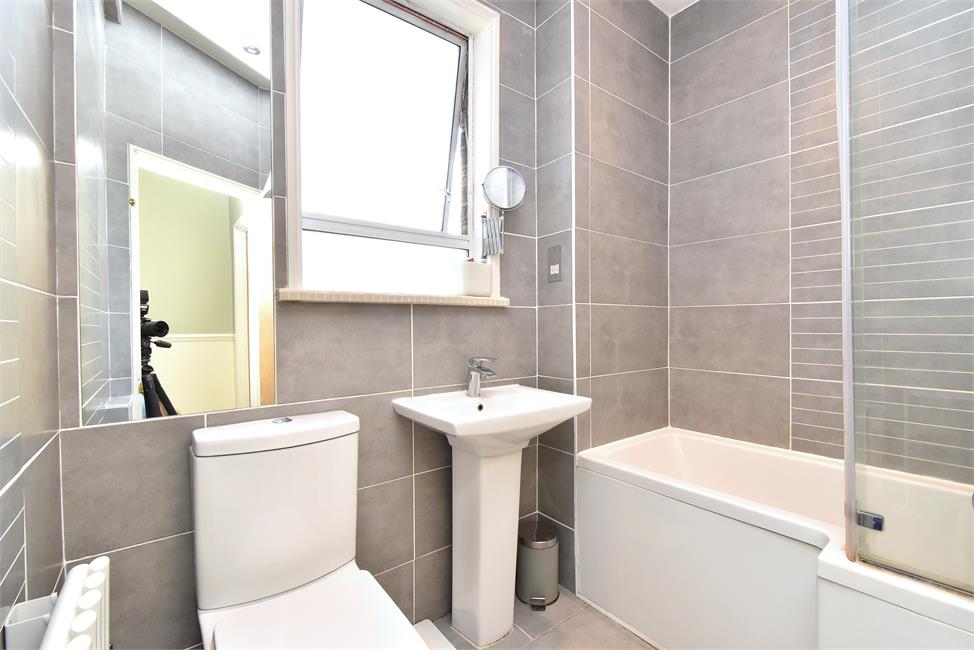 3 Bedroom House SE23 2SS Kilmorie Road Pickwick Estates