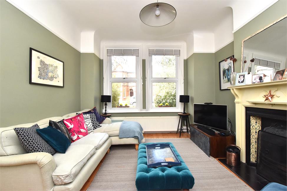 3 Bedroom House SE23 2SS Kilmorie Road Pickwick Estates