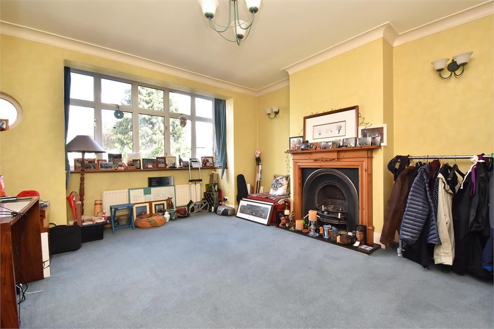 4 Bedroom House SE23 3TD Dunoon Road Pickwick Estates
