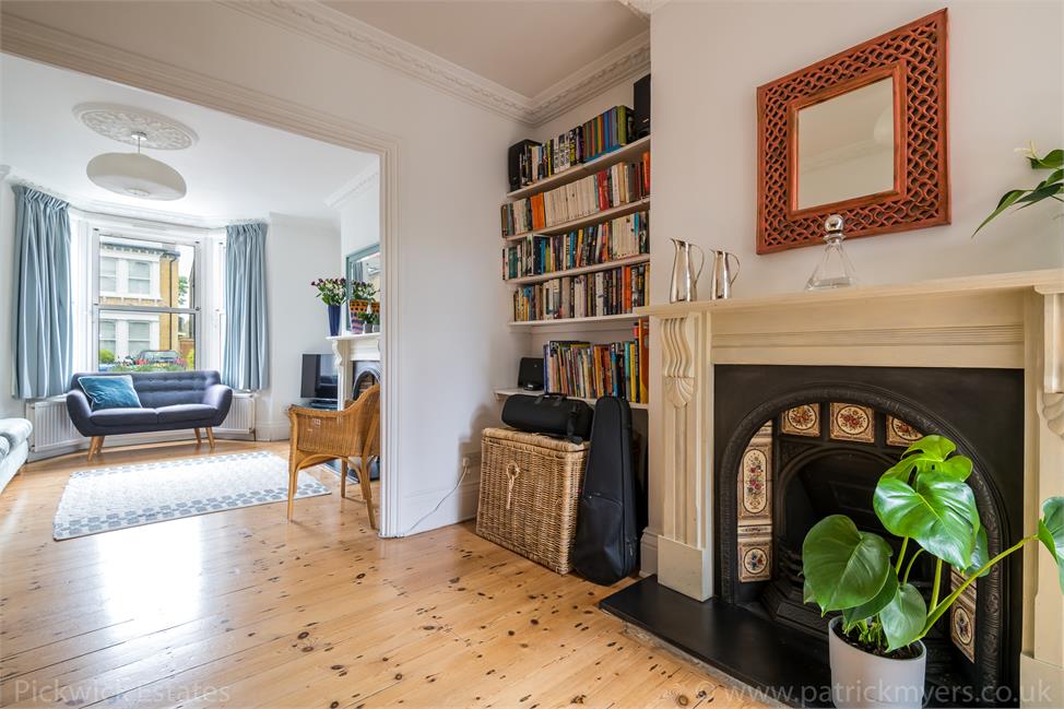 4 Bedroom House SE22 0BD Friern Road Pickwick Estates