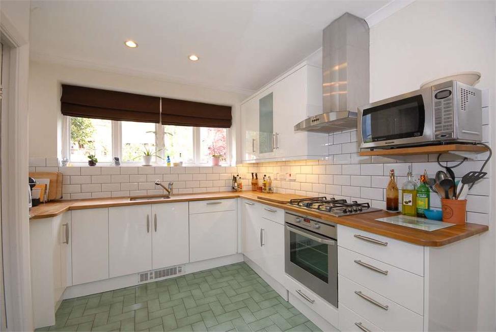 4 Bedroom House SE21 7ET Frank Dixon Way Pickwick Estates