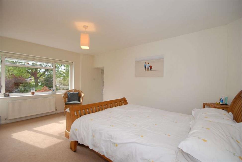 4 Bedroom House SE21 7ET Frank Dixon Way Pickwick Estates