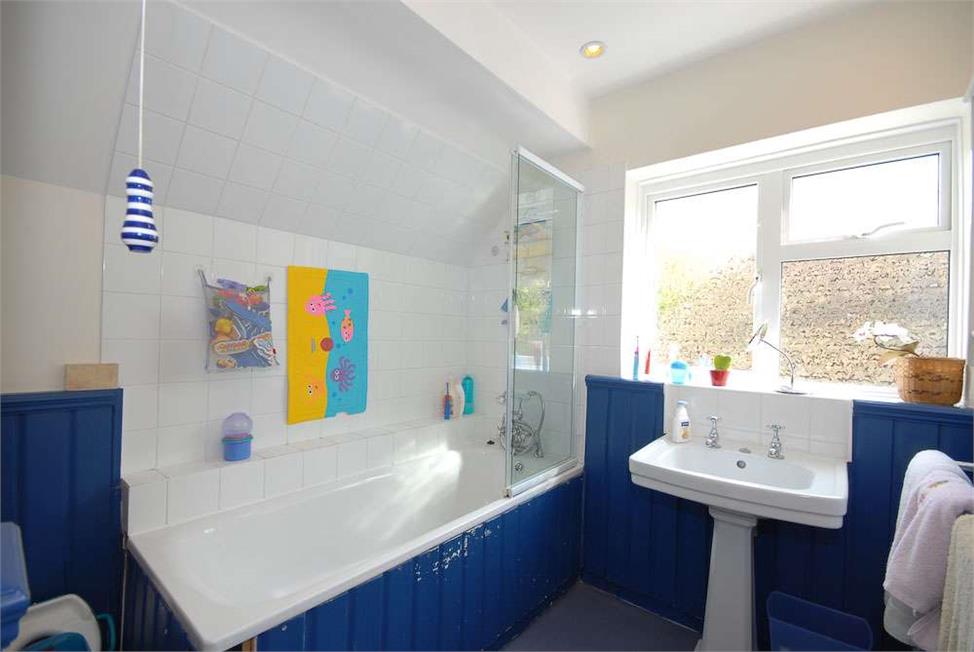 4 Bedroom House SE21 7ET Frank Dixon Way Pickwick Estates