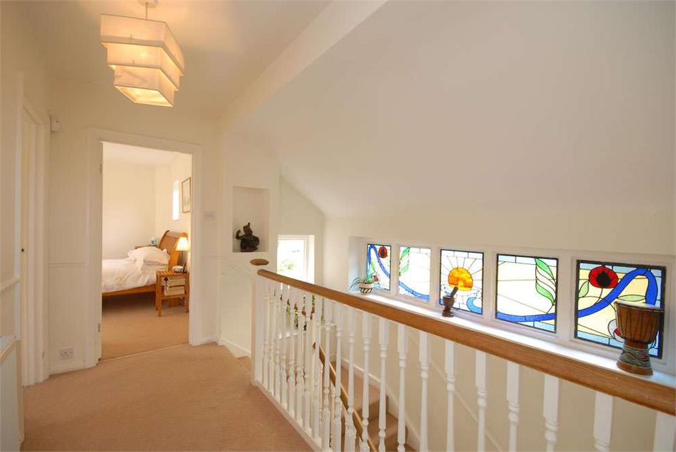 4 Bedroom House SE21 7ET Frank Dixon Way Pickwick Estates