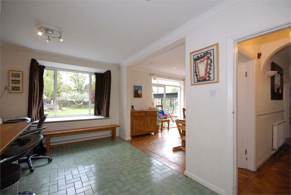 4 Bedroom House SE21 7ET Frank Dixon Way Pickwick Estates