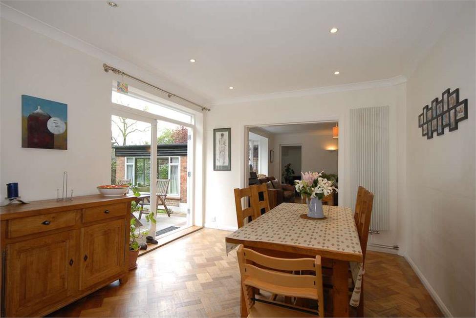 4 Bedroom House SE21 7ET Frank Dixon Way Pickwick Estates