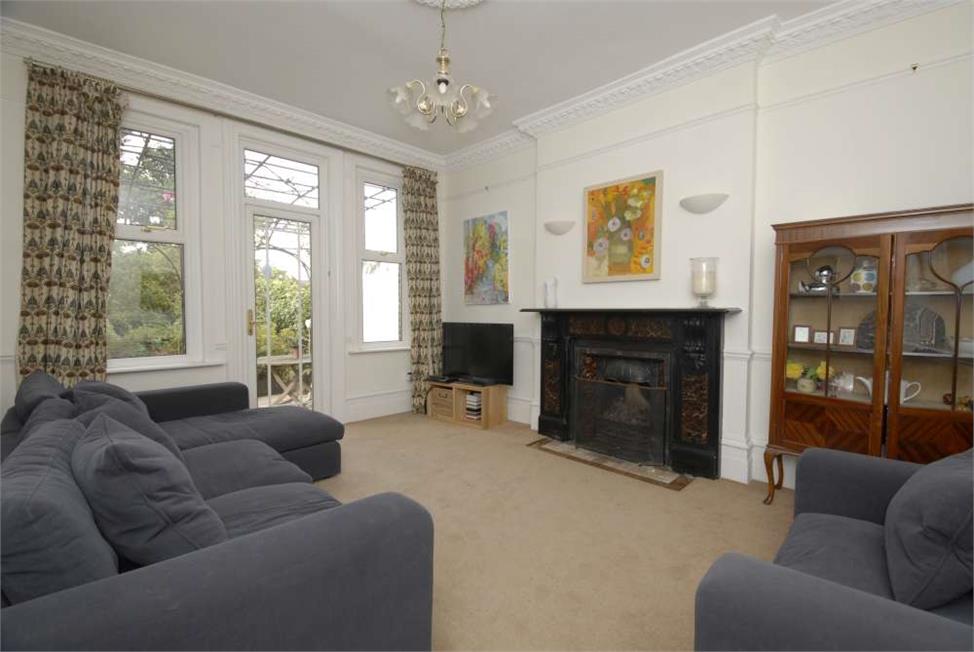 6 Bedroom House SE22 0JT Barry Road Pickwick Estates 6-bedroom-house-se22-0jt-barry-road-pickwick-estates